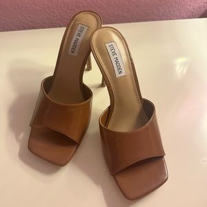 Steve Madden SIGNAL Cognac Brown Patent Square Open Toe Heeled Sandal